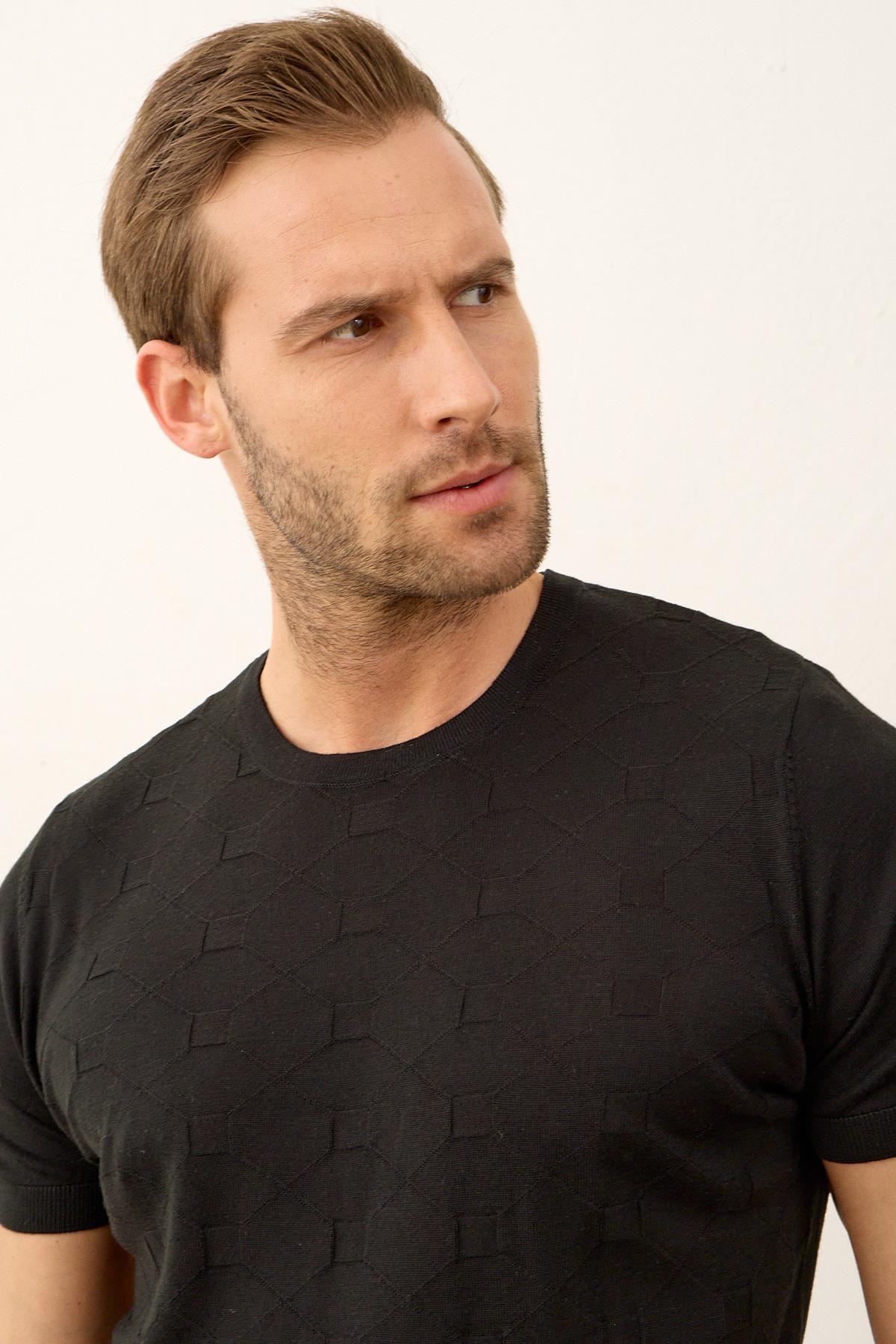 Erkek Kare Desenli Slim-Fit Yazlık Triko T-shirt Siyah 5020DNGR