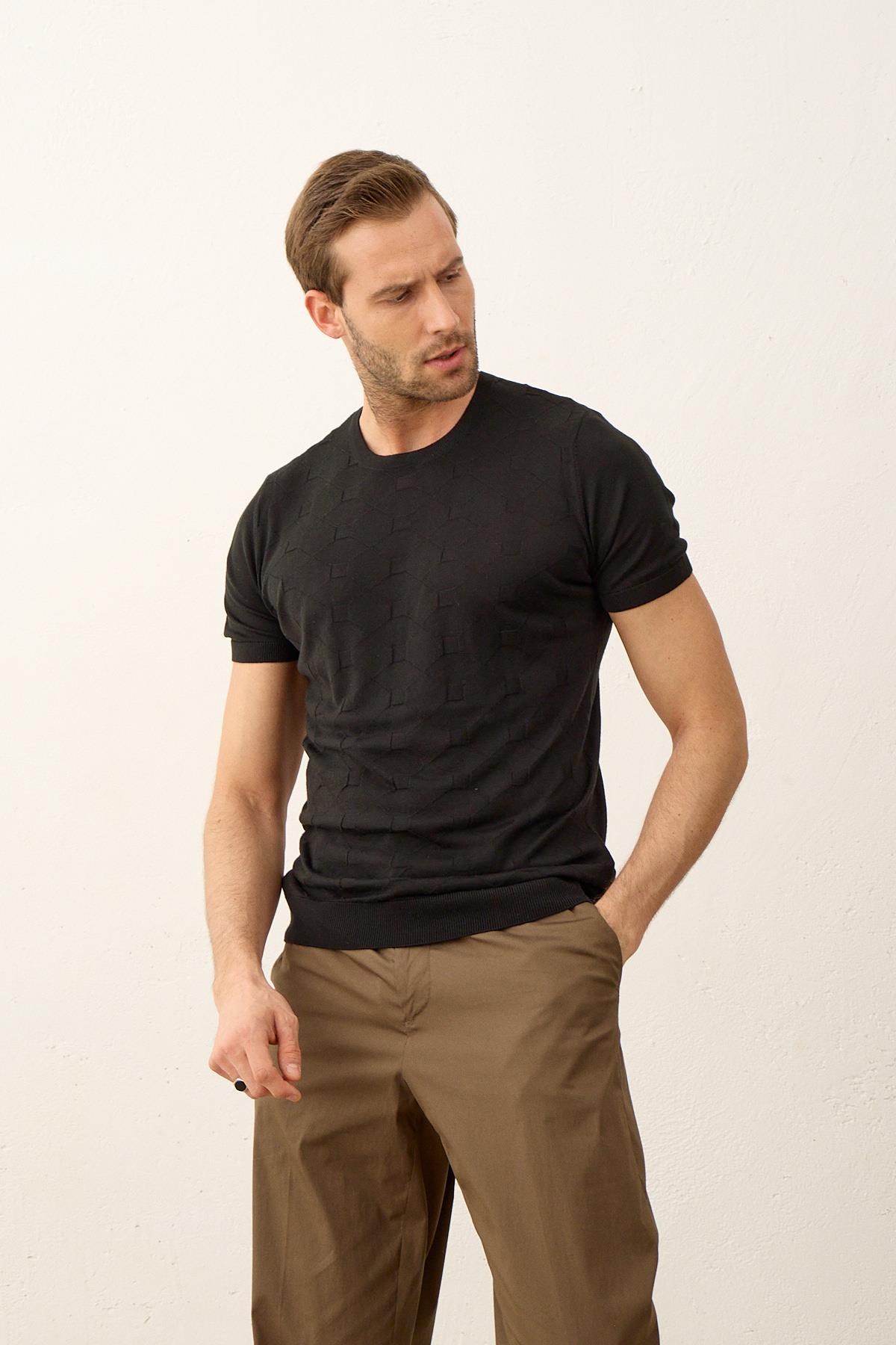 Erkek Kare Desenli Slim-Fit Yazlık Triko T-shirt Siyah 5020DNGR