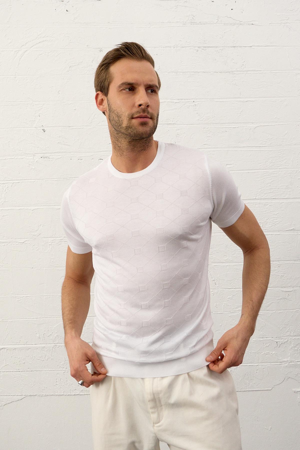 Erkek Kare Desenli Slim-Fit Yazlık Triko T-shirt Beyaz 5020DNGR