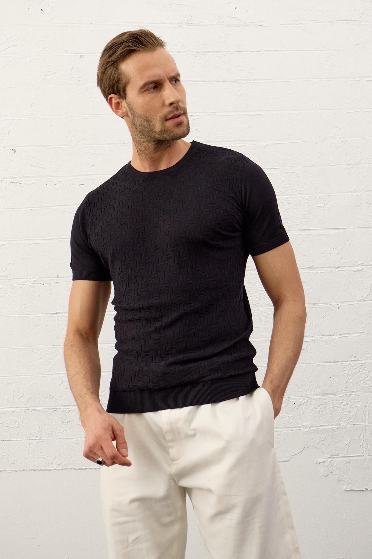 Erkek Modelli Bisiklet Yaka Slim-Fit Yazlık Triko Tişört Koyu Lacivert 5015DNGR1