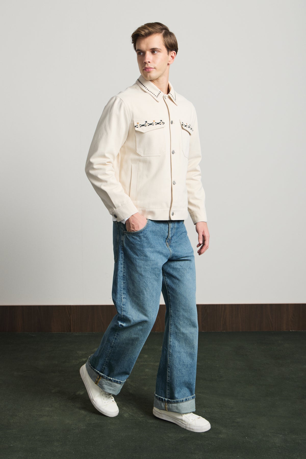 Erkek Nakışlı Denim Ceket Bej