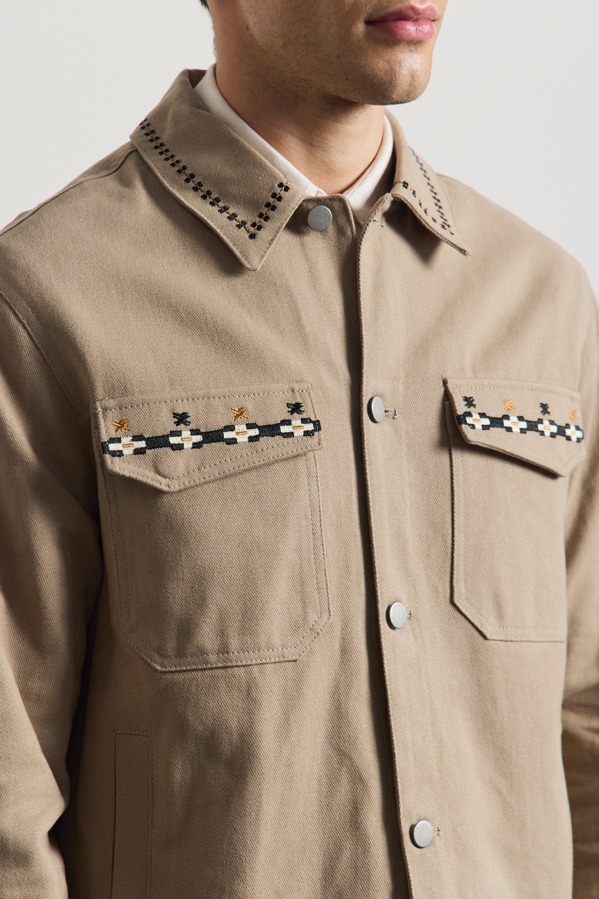 Erkek Nakışlı Denim Ceket Vizon