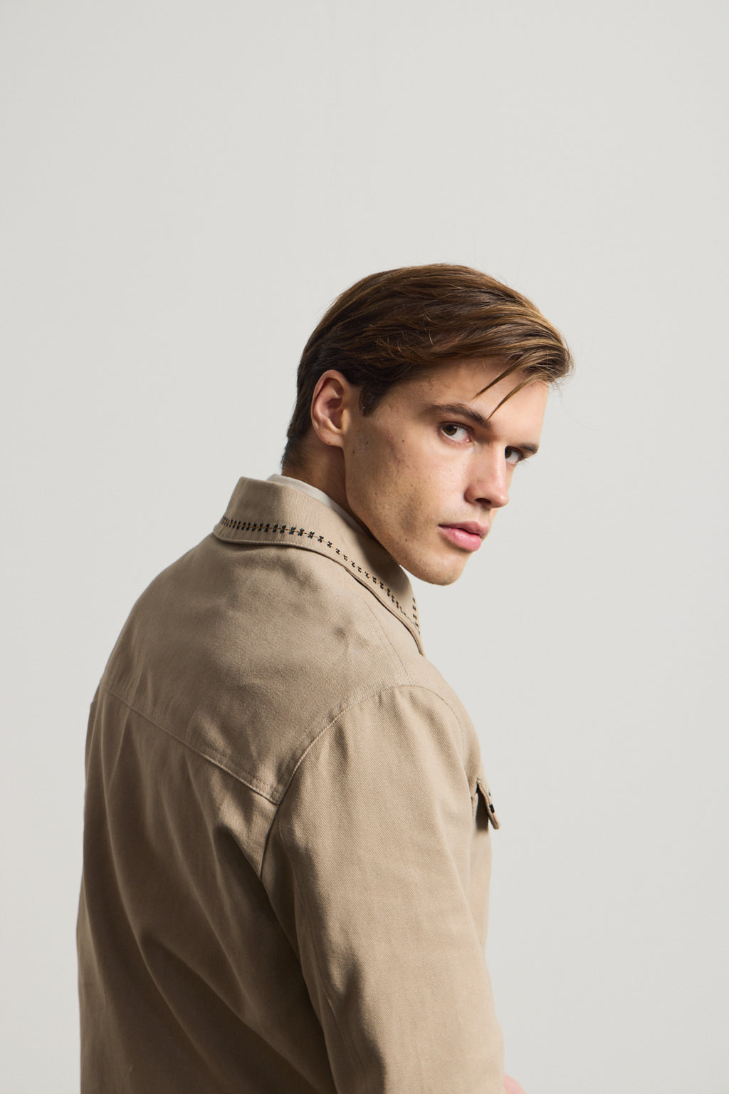 Erkek Nakışlı Denim Ceket Vizon