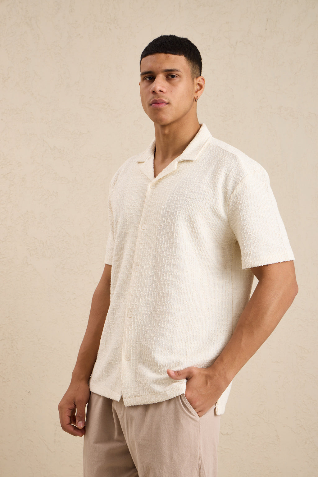 Erkek Teknik Kumaş Jakarlı Gömlek Ekru